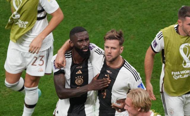 Německo musí jít do hry 3 naplno, aby udělalo zázrak